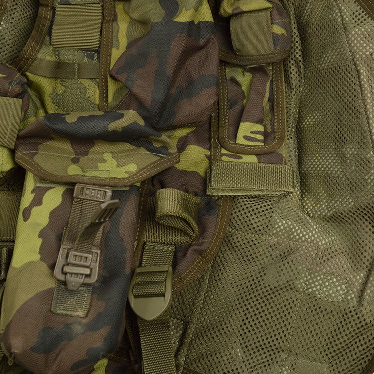 Chaleco táctico de rápel AČR vz.95 camuflaje bosque usado