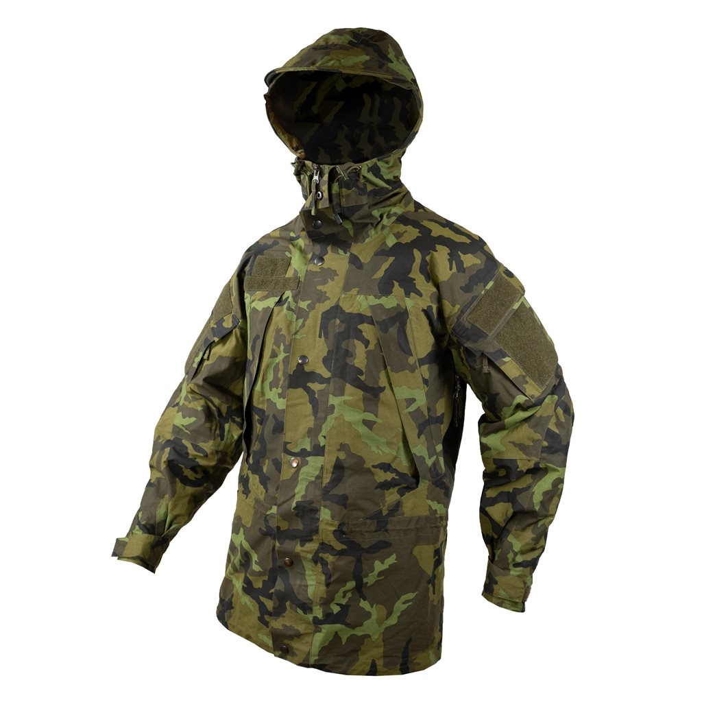 Chaqueta AČR ECWCS 2010 vz.95 camuflaje bosque usada en imagen