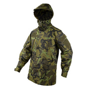 Chaqueta AČR ECWCS 2010 vz.95 camuflaje bosque usada en imagen