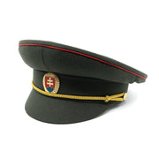 Brigadýrka SK con insignia dorada y línea roja, color verde