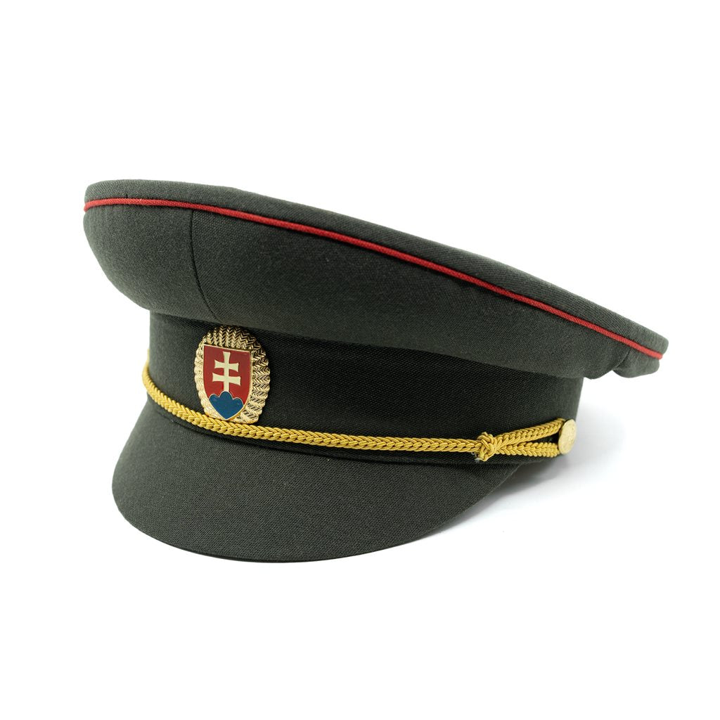 Brigadýrka SK con insignia dorada y línea roja, color verde
