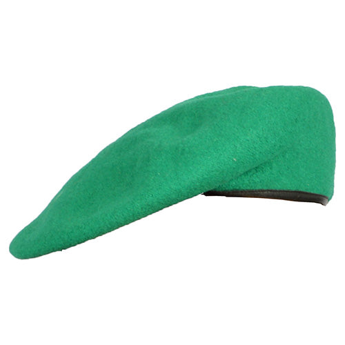 Baret AČR verde claro usado mostrado en la fotografía del producto