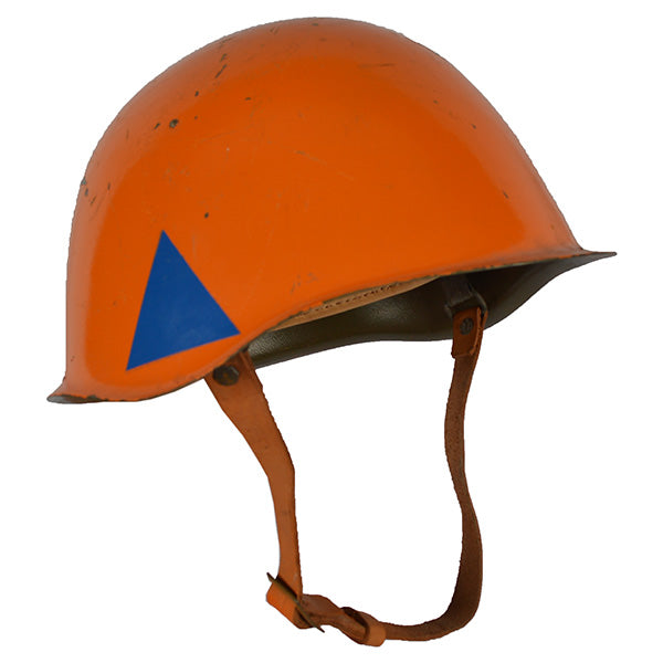 Casco de defensa civil de acero usado