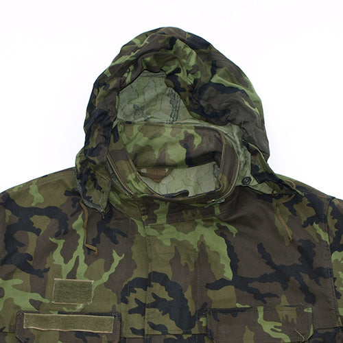 Chaqueta militar KONGO AČR vz.95 patrón bosque usada vista general