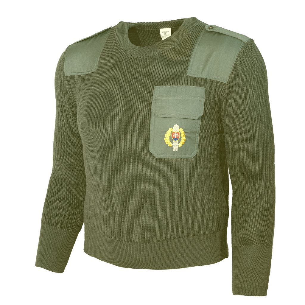 Suéter verde con bolsillo frontal y hombreras
