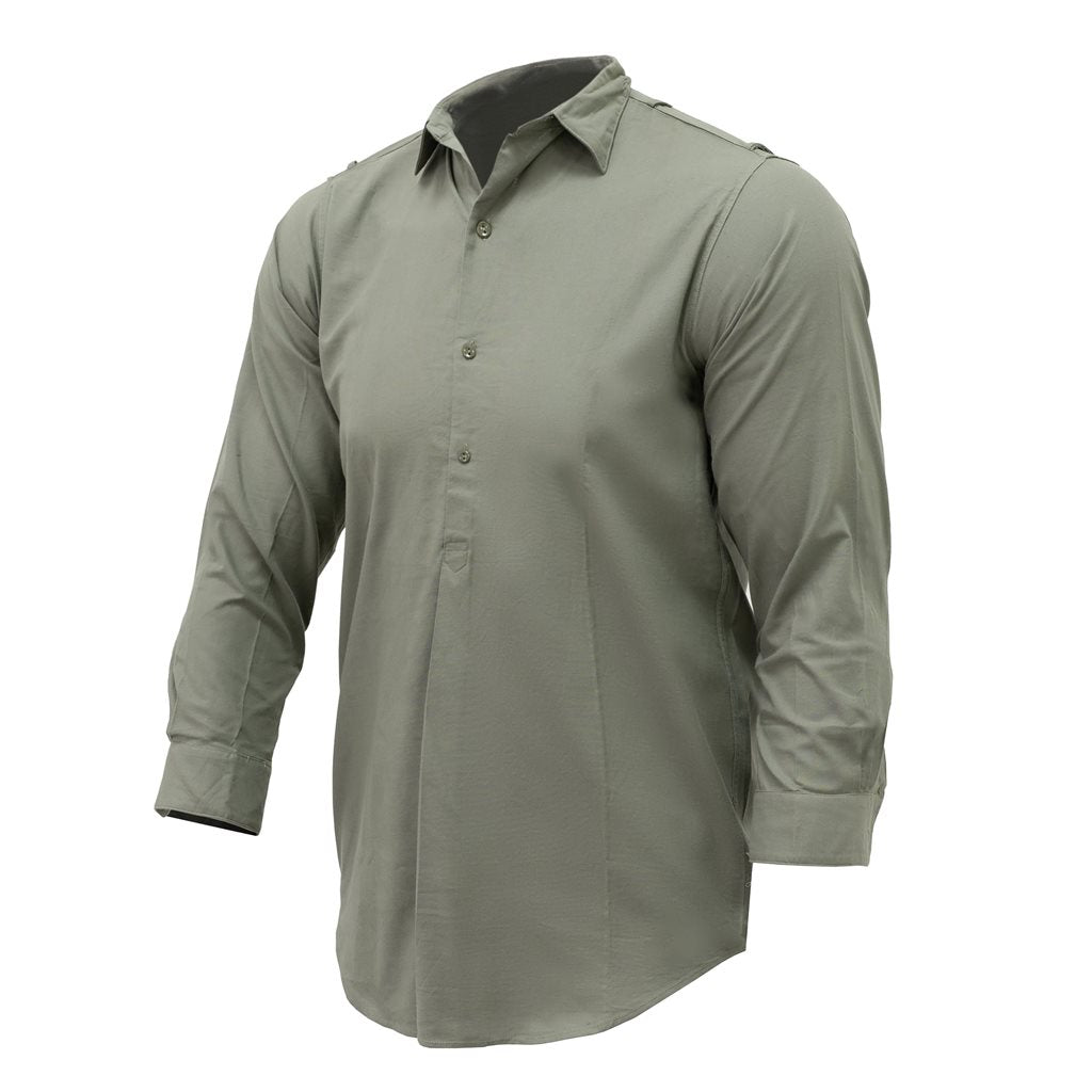 Camisa verde AČR vz.21 tipo pulóver con cierre 3/4, superficie lisa