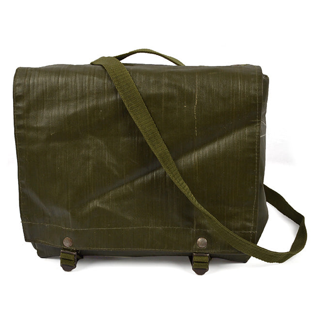 Bolsa pequeña AČR vz.90 verde pogumizada impermeable usada con correa de hombro