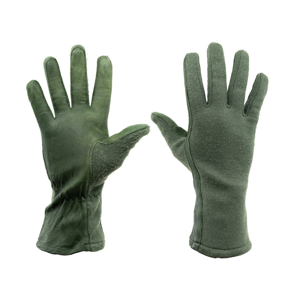 Guantes FR de dedos AČR verdes usados, vista del par