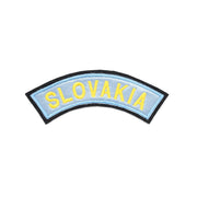 Parche en arco con texto SLOVAKIA en azul claro