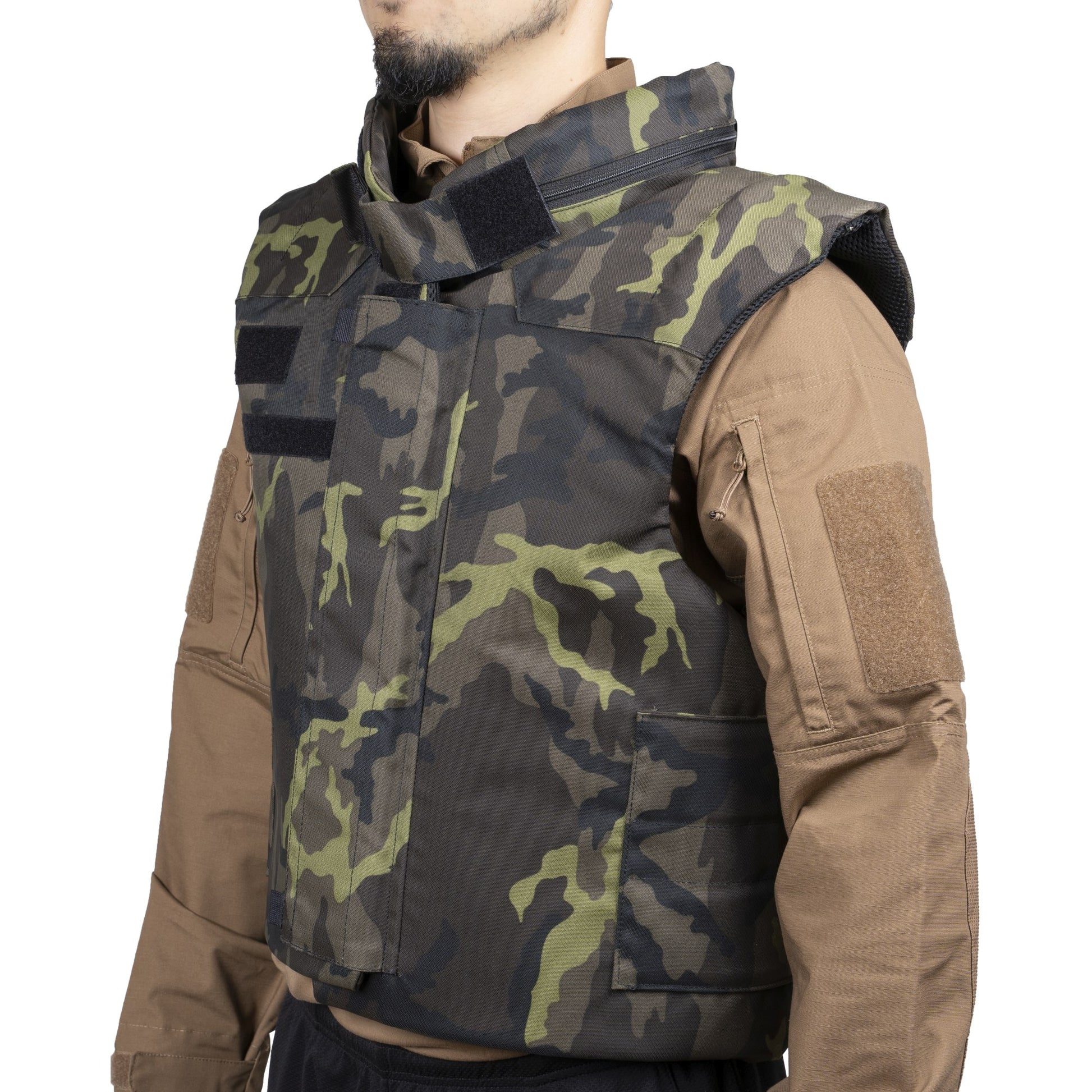 Chaleco Vesta AČR střepinová P1006 con relleno vz.95 en camuflaje
