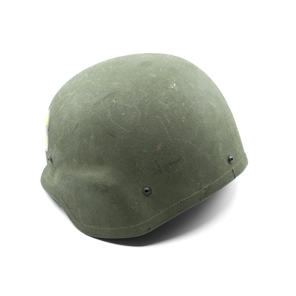 Imagen de casco balístico modelo 2006 usado, procedente de venta del Ejército de la República Checa