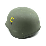 Casco Schuberth usado del excedente militar mostrado en fotografía