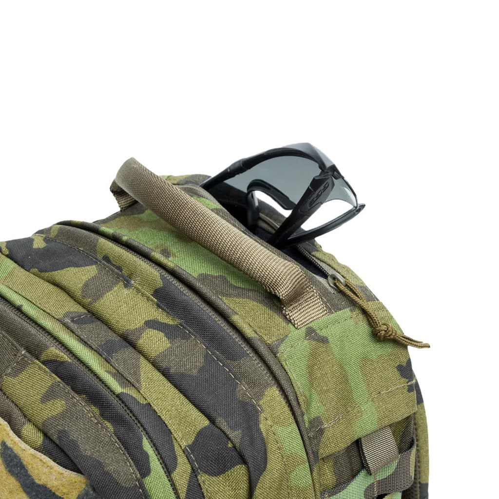 Mochila WOLFPACK 25 L vz.95 les en camuflaje