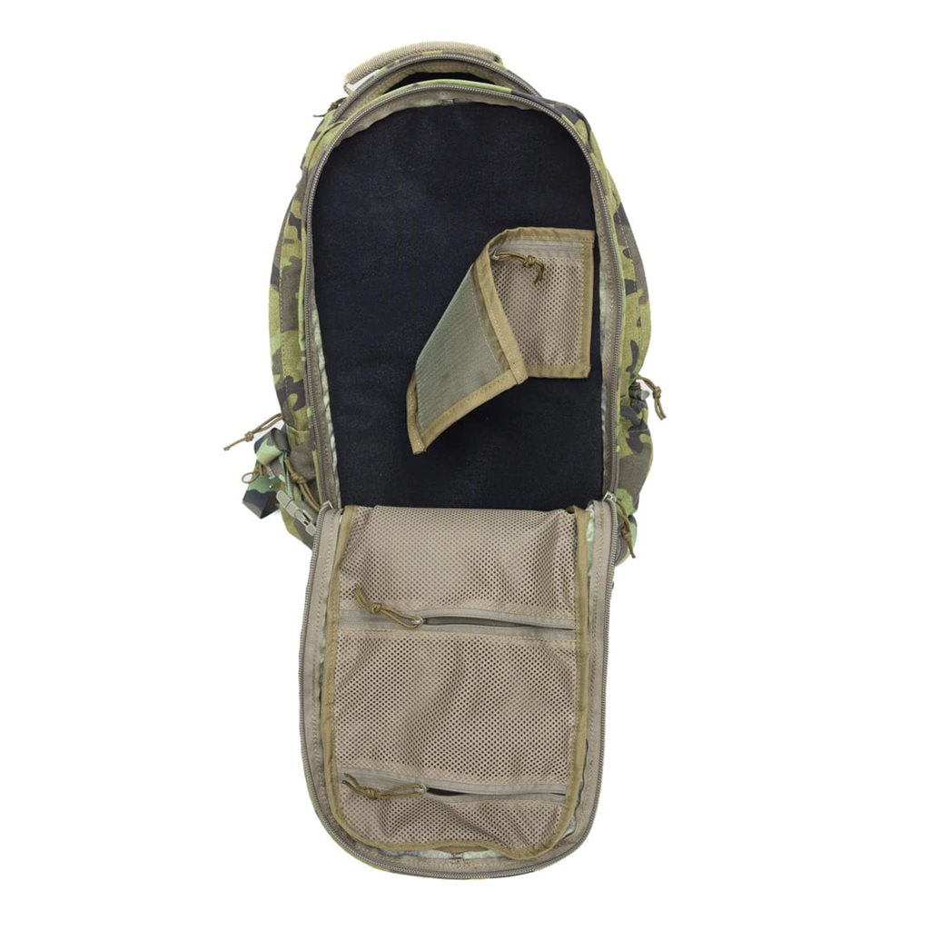 Mochila WOLFPACK 25 L vz.95 les en camuflaje