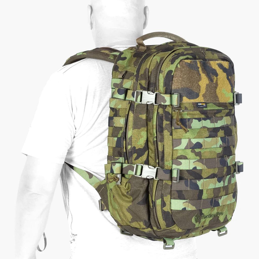 Mochila WOLFPACK 25 L vz.95 les en camuflaje
