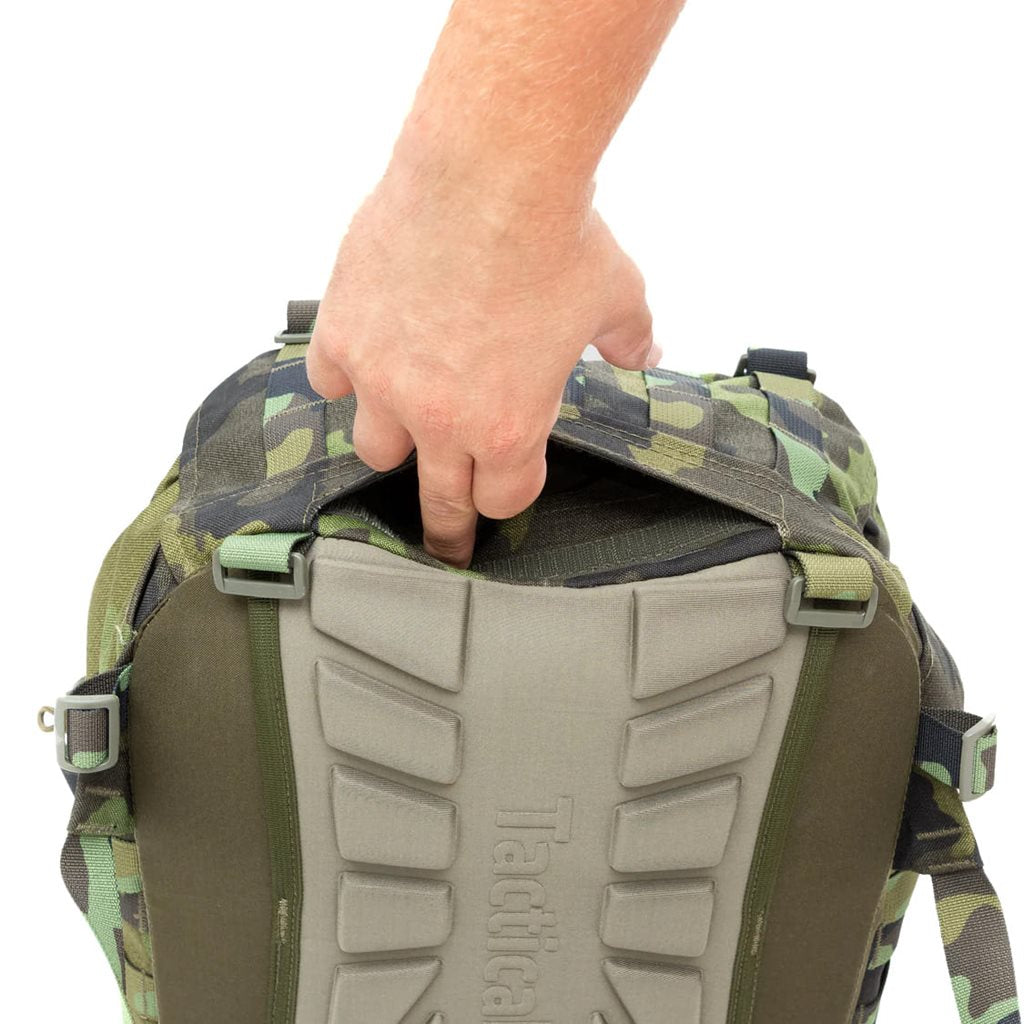 Mochila WOLFPACK 25 L vz.95 les en camuflaje