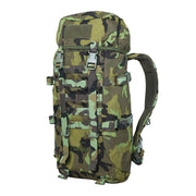 Mochila SCOUT 30 L vz95 LES en camuflaje vz95 LES con compatibilidad MOLLE/PALS y manga interior ajustable