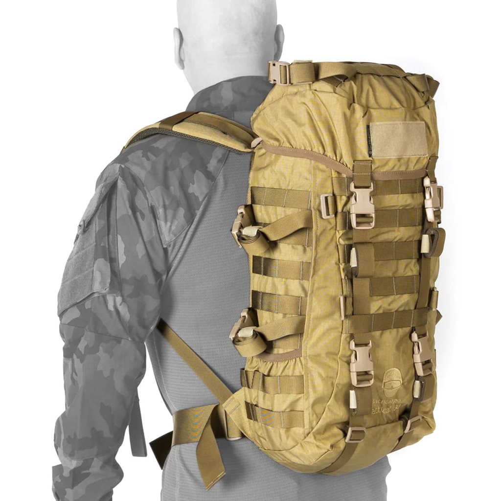 Mochila táctica 30 L en color coyote