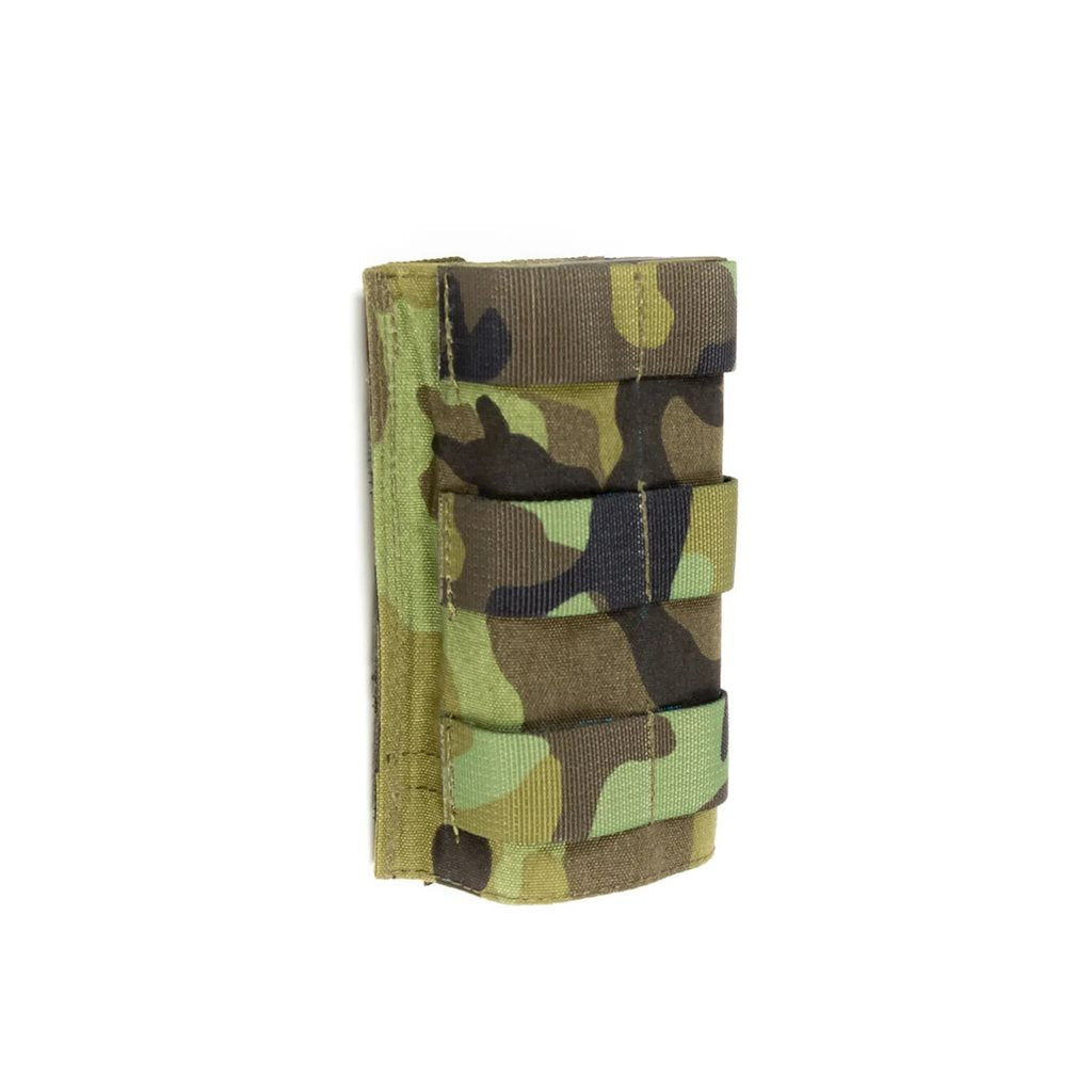 Funda FAST autoretentiva para cargador SA58/BREN vz.95 camuflaje, inserto de kydex y exterior de Cordura
