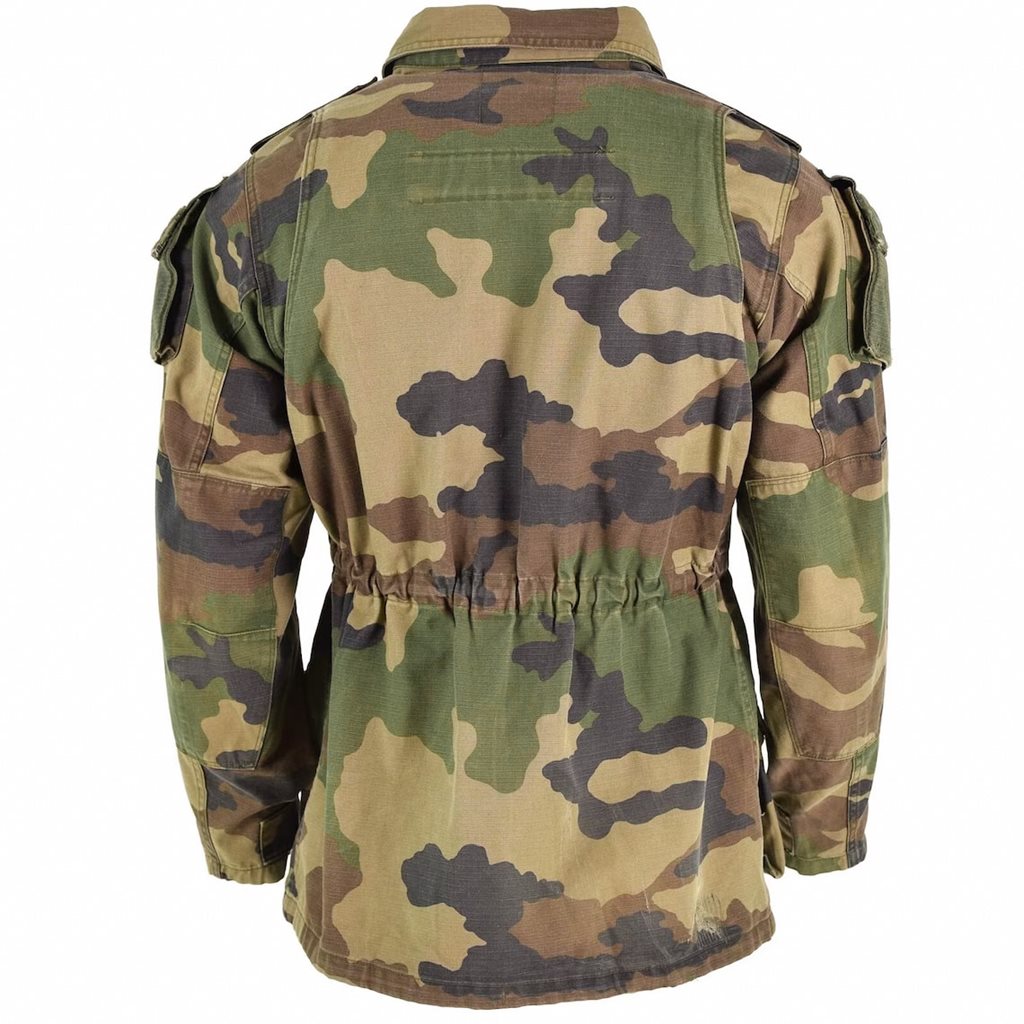 Chaqueta Francesa Combat T4 Rip-Stop CCE nueva sin uso, vista frontal con bolsillos y paneles velcro