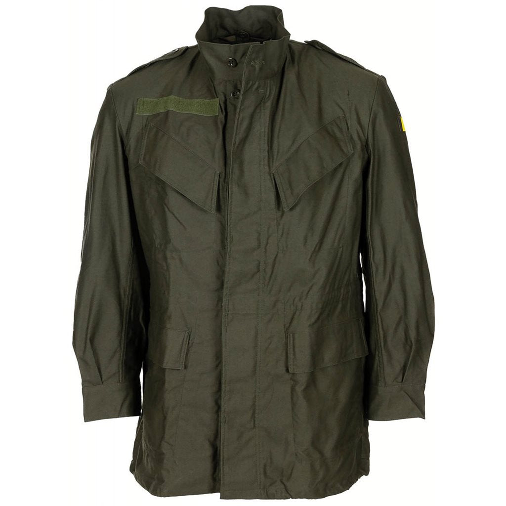Parka Belga M88 verde de origen militar, vista frontal mostrando bolsillos