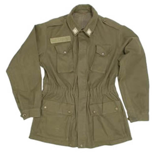 Blusa militar italiana verde usada con puños abotonados, panel Velcro y bolsillos de pecho