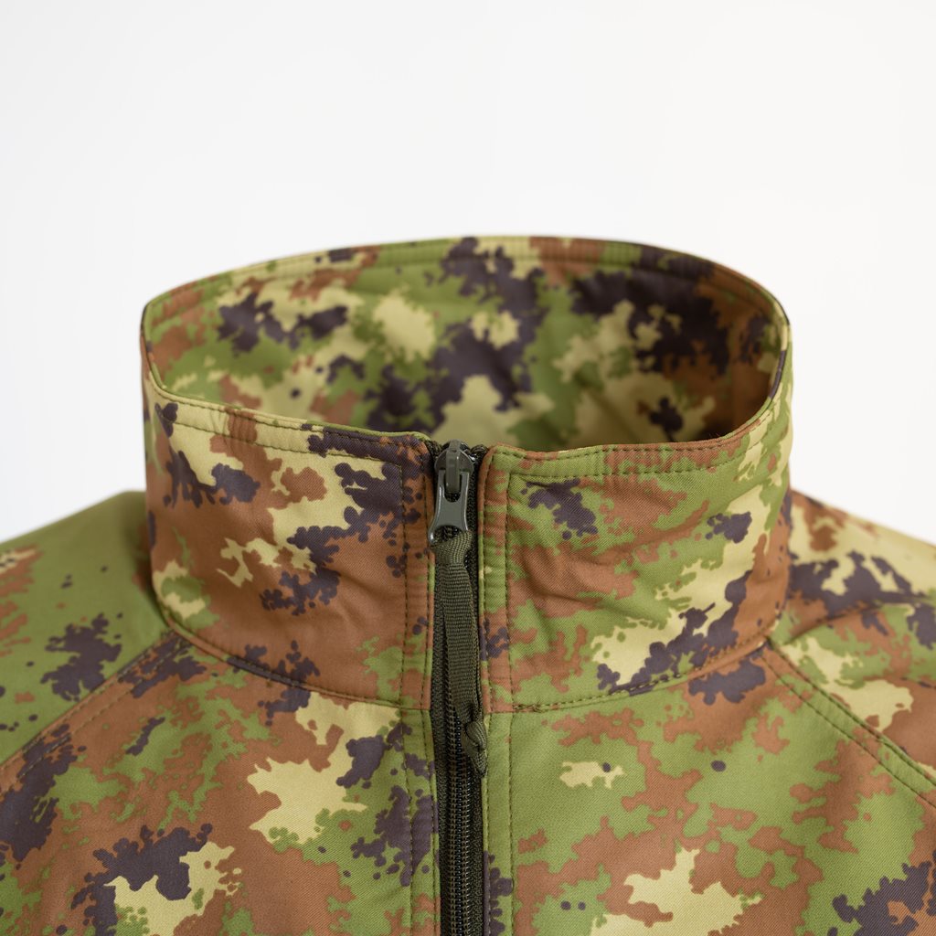 Chaqueta softshell italiana original con cremallera bidireccional y tres bolsillos