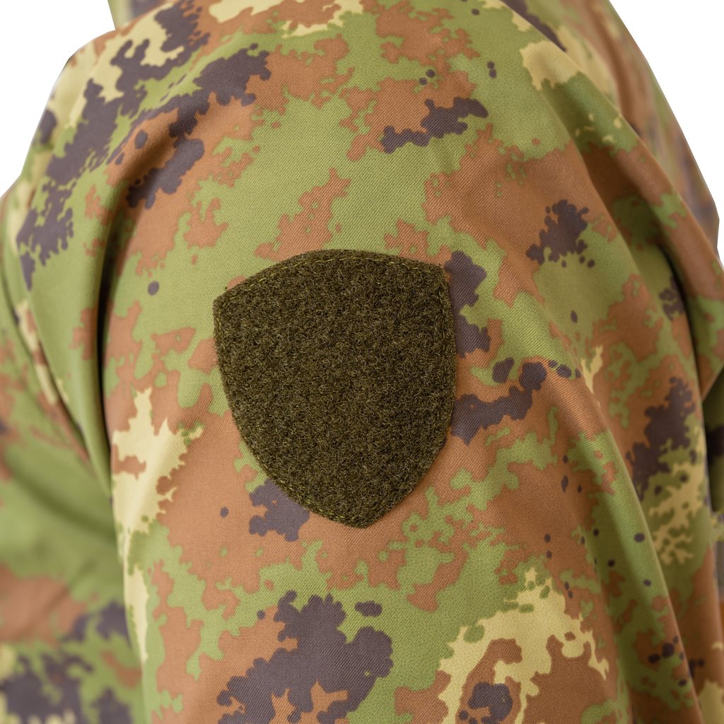 Chaqueta softshell italiana original con cremallera bidireccional y tres bolsillos