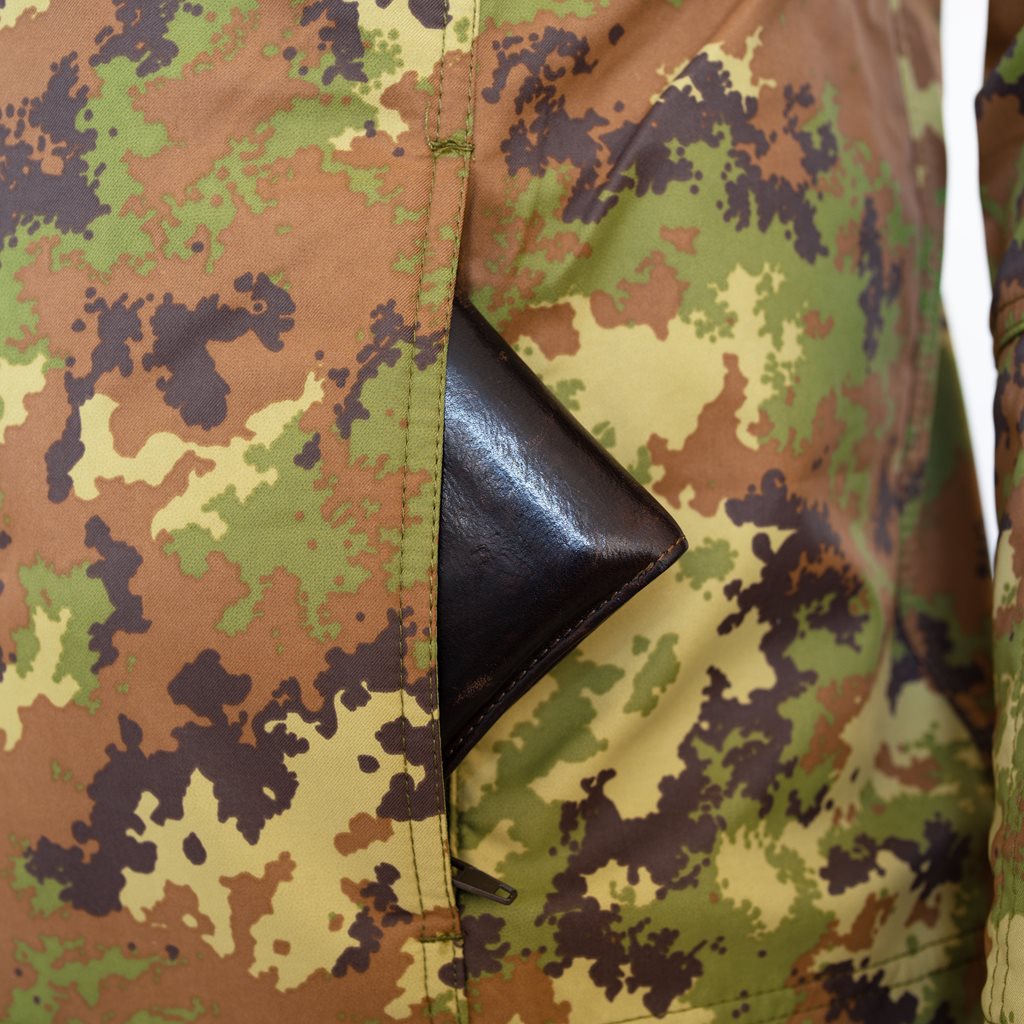 Chaqueta softshell italiana original con cremallera bidireccional y tres bolsillos