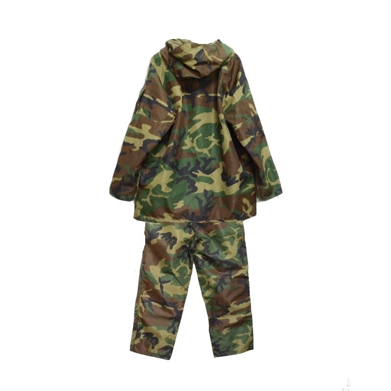 Conjunto impermeable SYMPATEX WOODLAND de excedentes del ejército italiano, dos piezas en material resistente