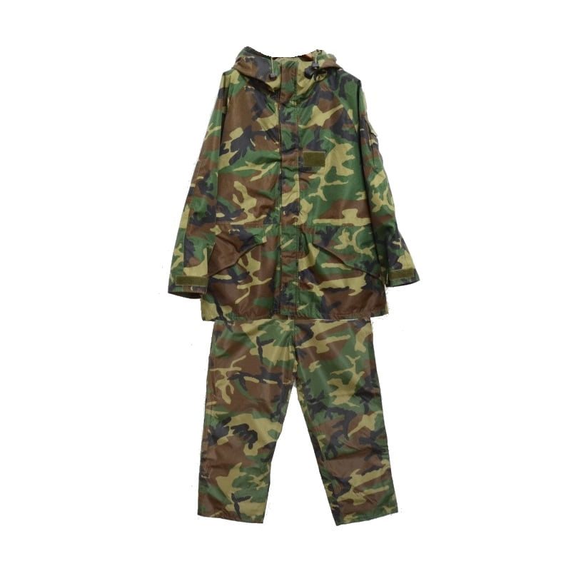 Conjunto impermeable SYMPATEX WOODLAND de excedentes del ejército italiano, dos piezas en material resistente
