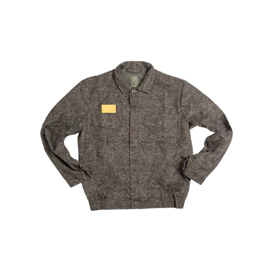 Chaqueta de trabajo AČR vz.92 con bolsillos de pecho, cierre de botones y velcro para insignia