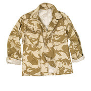 Camisa británica de campo DPM Desert usada con bolsillos de pecho y mangas ajustables