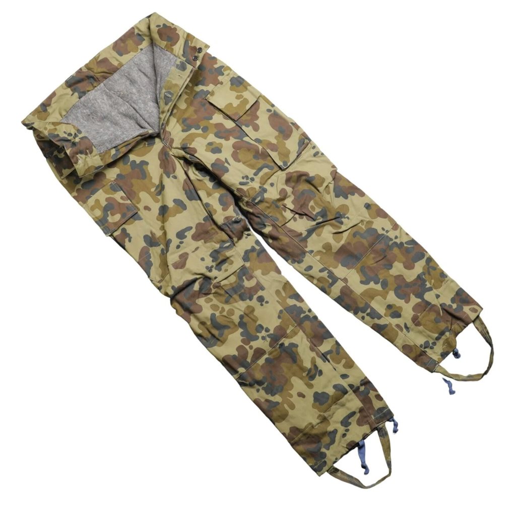 Pantalones de campo M94 rumanos acolchados usados, vista general