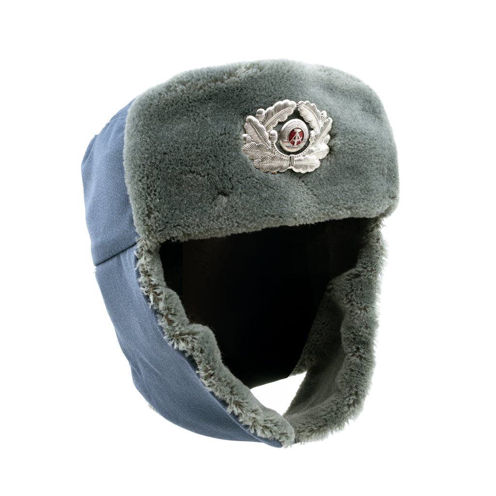 Beranice NVA HEER original sin usar con insignia, gorro militar de invierno