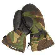 Guantes holandeses DPM forrados con piel en zonas expuestas, usados, vista del par