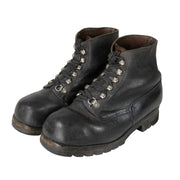 Botas de montaña suizas usadas de cuero con suela de goma