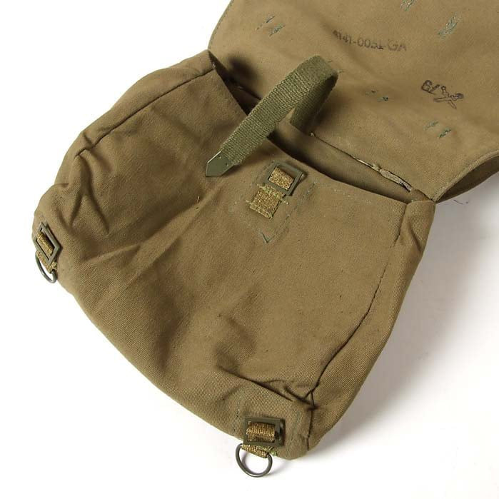 Mochila pequeña militar ČSLA vz.82/60 color písková (arena) usada con correa