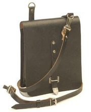 Bolsa de documentos NVA de cuero negra usada, hebilla pasante, 26x20x2 cm