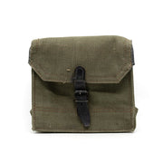 Bolsa musette de lona con detalles de cuero y correa, usada, dimensiones aprox. 20x16x9 cm
