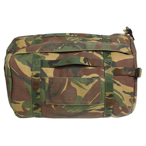 Bolsa holandesa pequeña DPM usada vista frontal, camuflaje DPM, dimensiones aprox. 38,5 x 27 cm