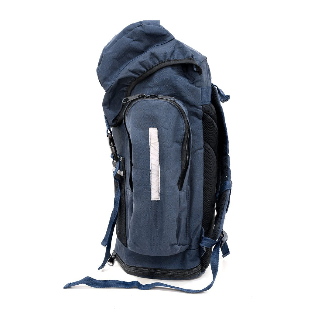 Mochila RAF británica mediana azul usada con tirantes ajustables y respaldo acolchado