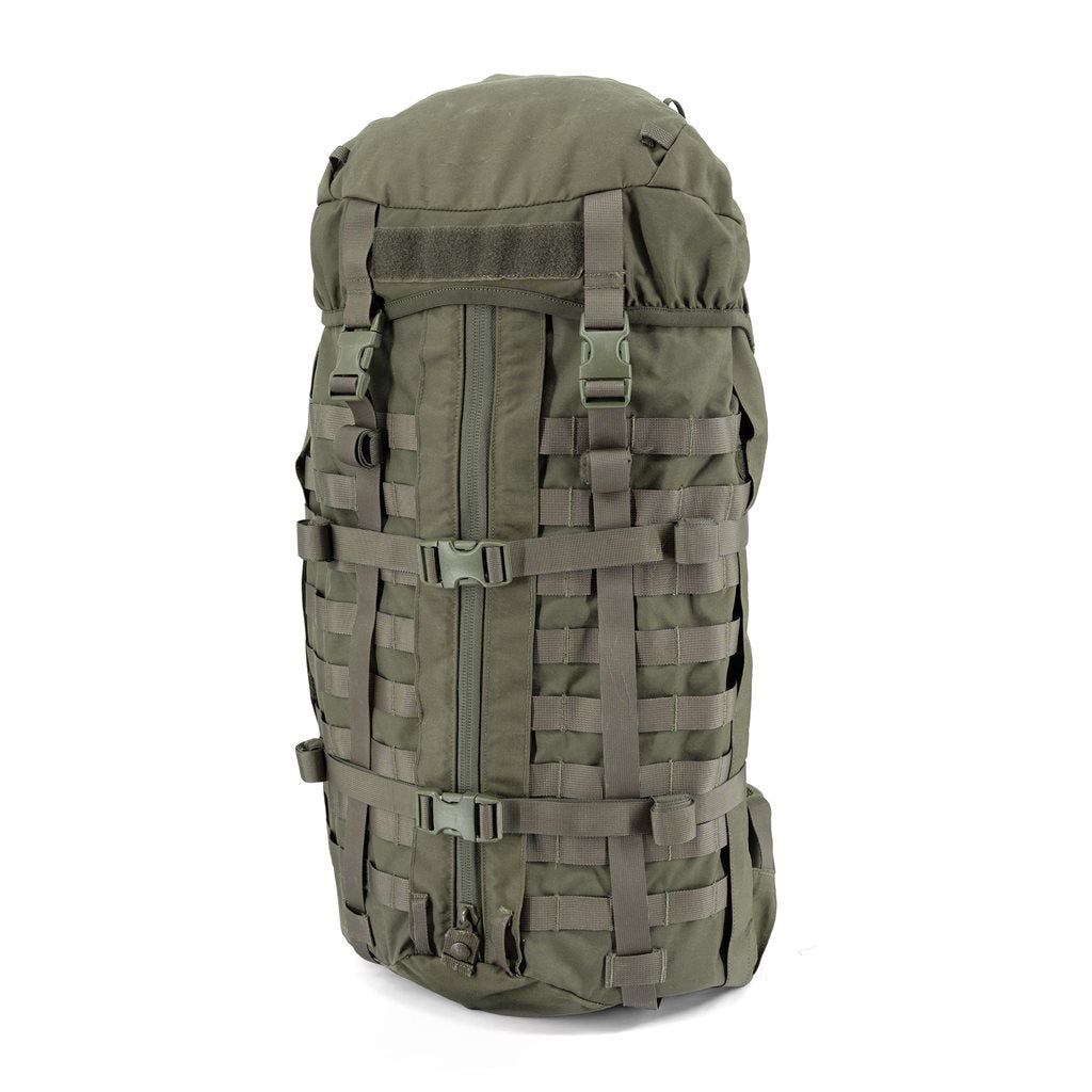 Mochila BW Snigel Daypack KSK verde usada vista frontal