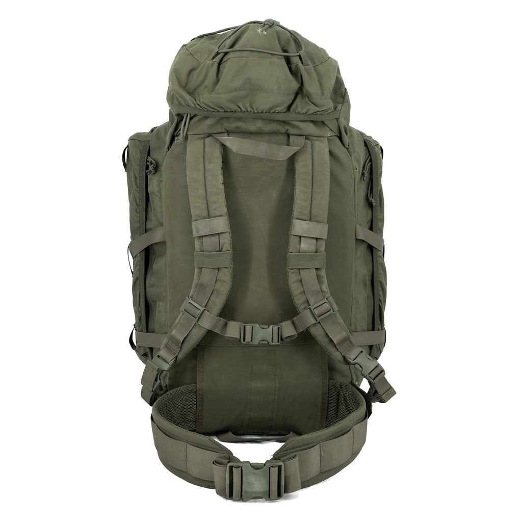 Mochila Bundeswehr Snigel Daypack verde con bolsillos laterales - usada