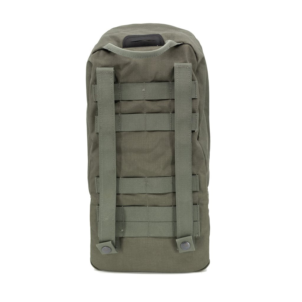 Funda de hidratación MOLLE BW RAL 7013 usada con anclajes MOLLE