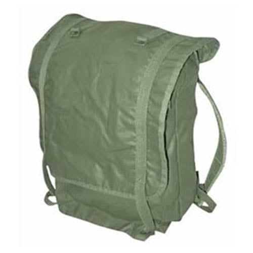Mochila militar francesa F-1 pequeña verde usada con fondo y laterales en goma
