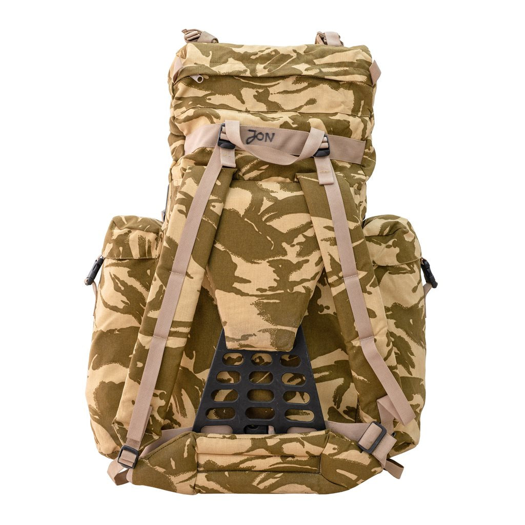 Mochila rumana grande DESERT usada con armazón negro, 90 L