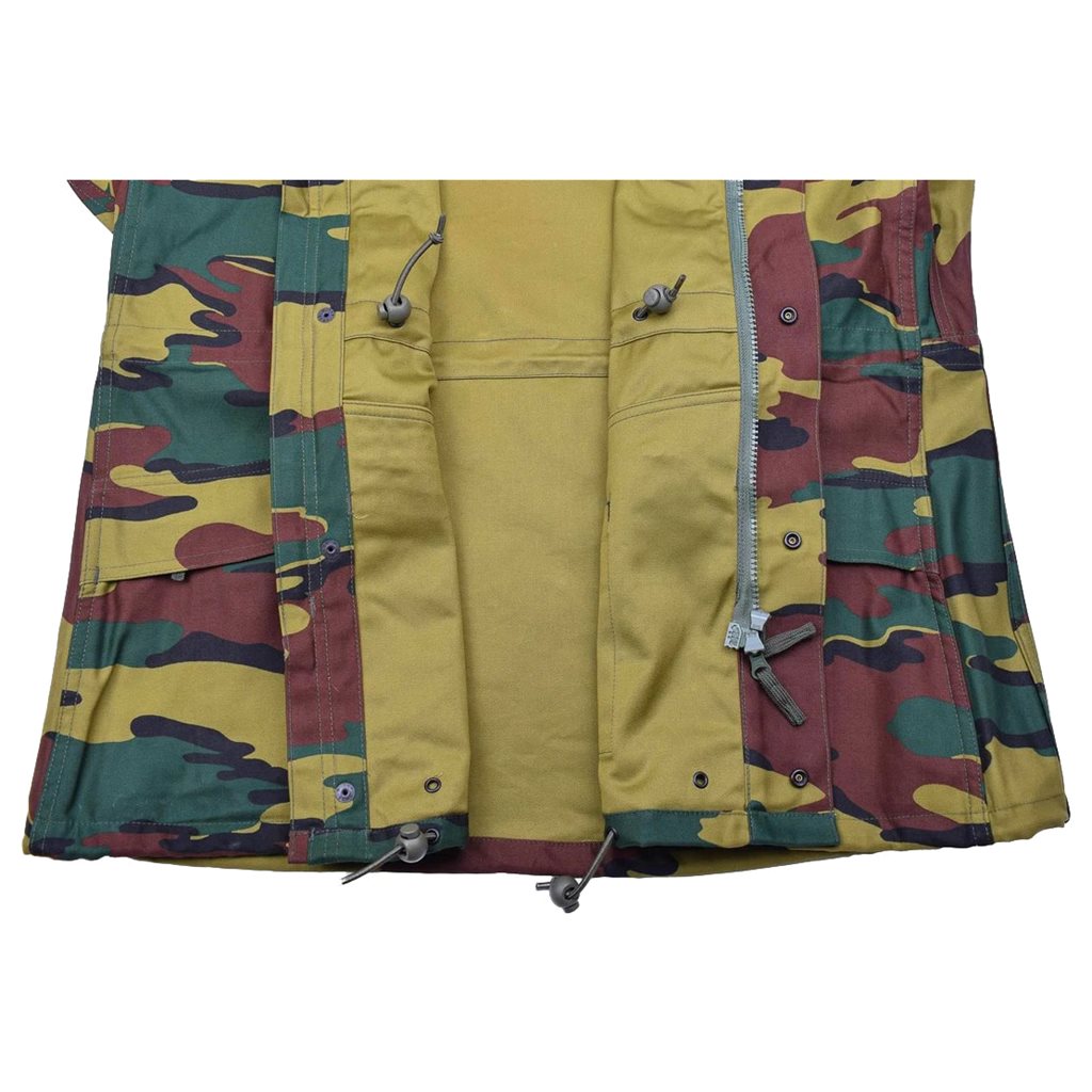 Chaqueta Belga M90 Jigsaw camuflada usada, cierre de cremallera y bolsillos visibles