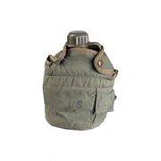 Cantimplora militar US de plástico 1L con funda usada