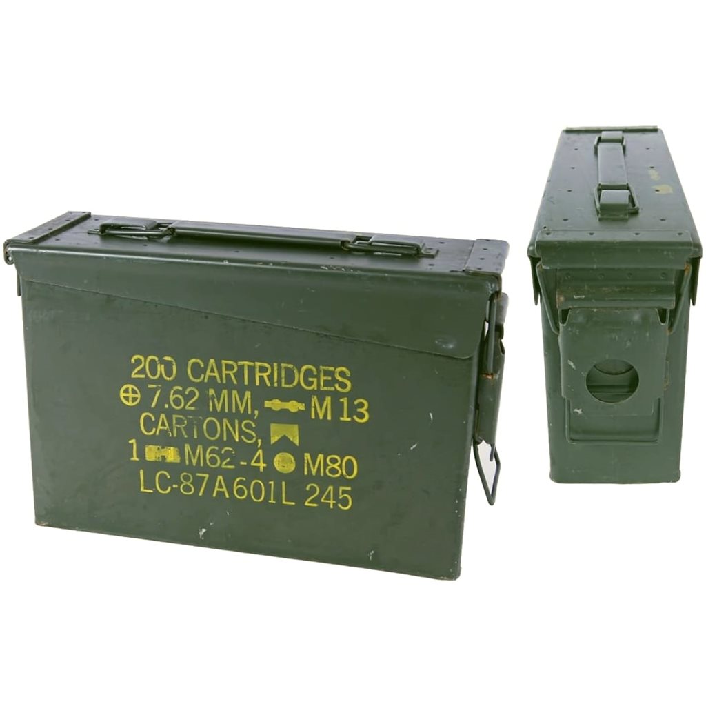 Caja metálica de munición CAL.30 usada, pequeña, con asa y cierre, dimensiones aprox. 26×10×18 cm